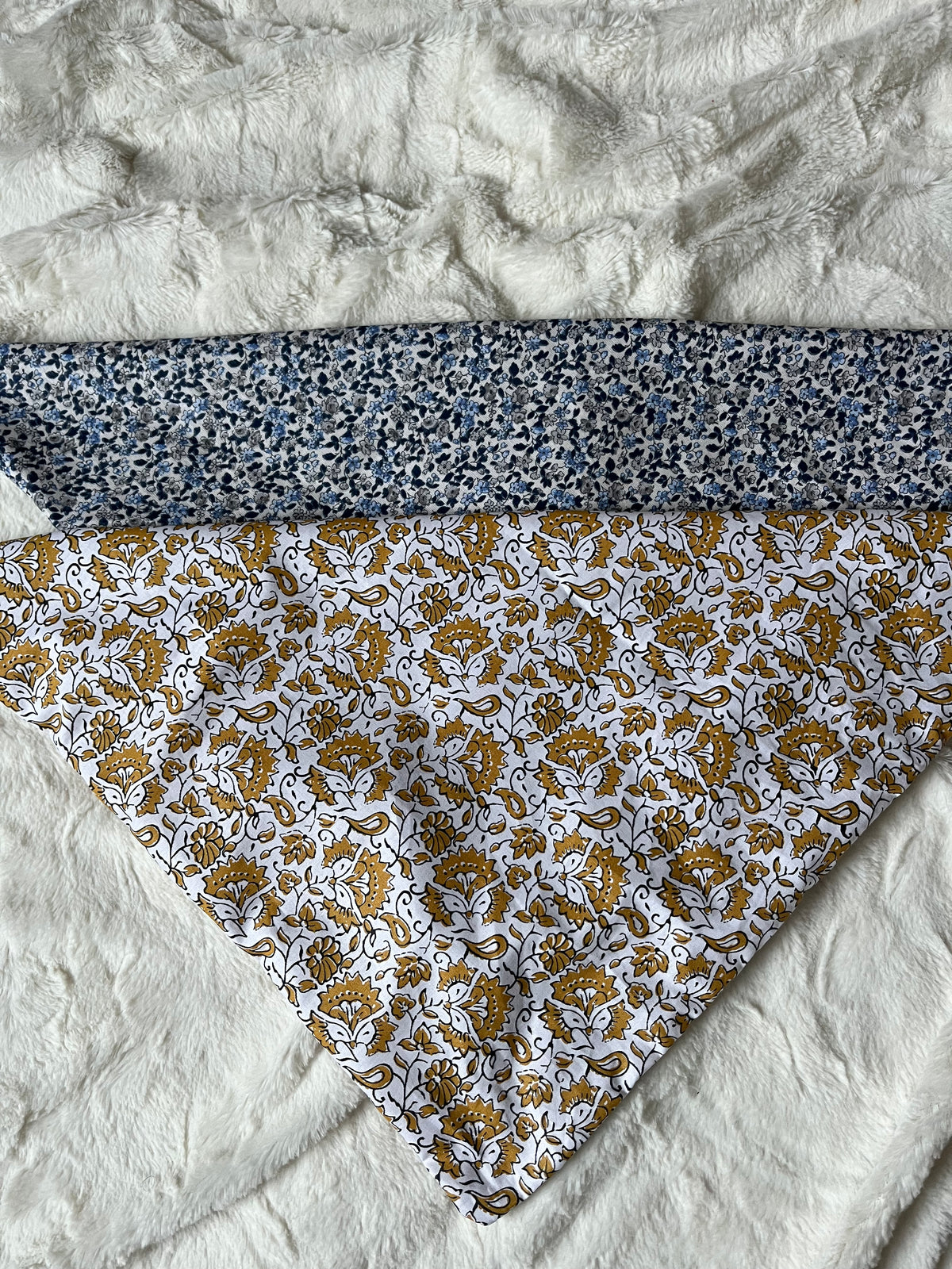Lot de deux foulards