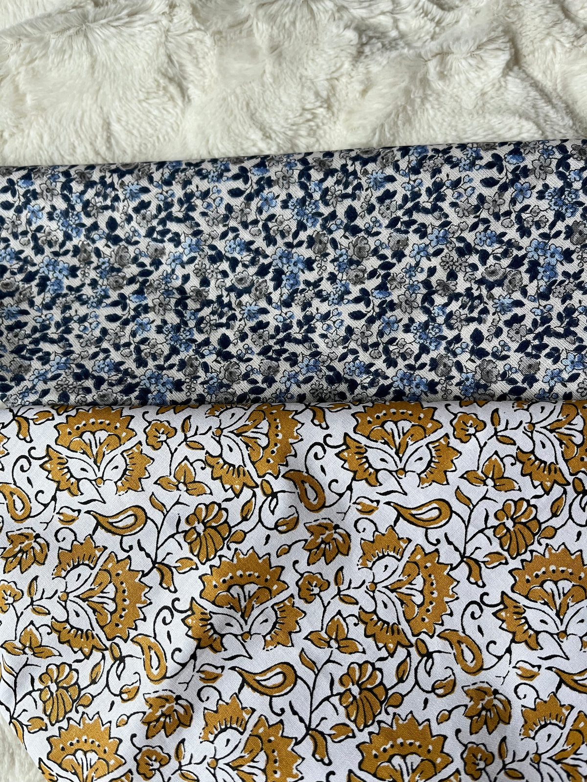 Lot de deux foulards
